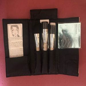 Sephora brush set: FREE with $10+purchase